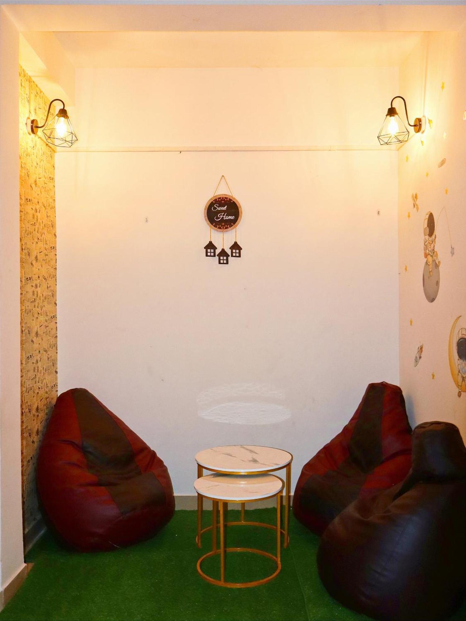 Nomad'S Nest Backpackers Hostel Guwahati Exterior foto
